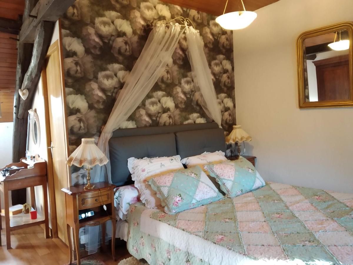 La Longere Des Gillettes Bed and Breakfast Bézenet Exteriör bild