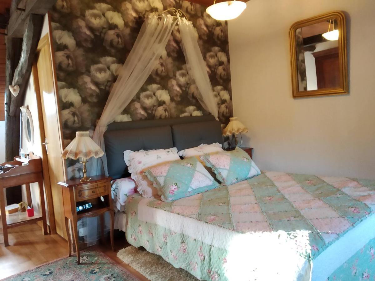 La Longere Des Gillettes Bed and Breakfast Bézenet Exteriör bild