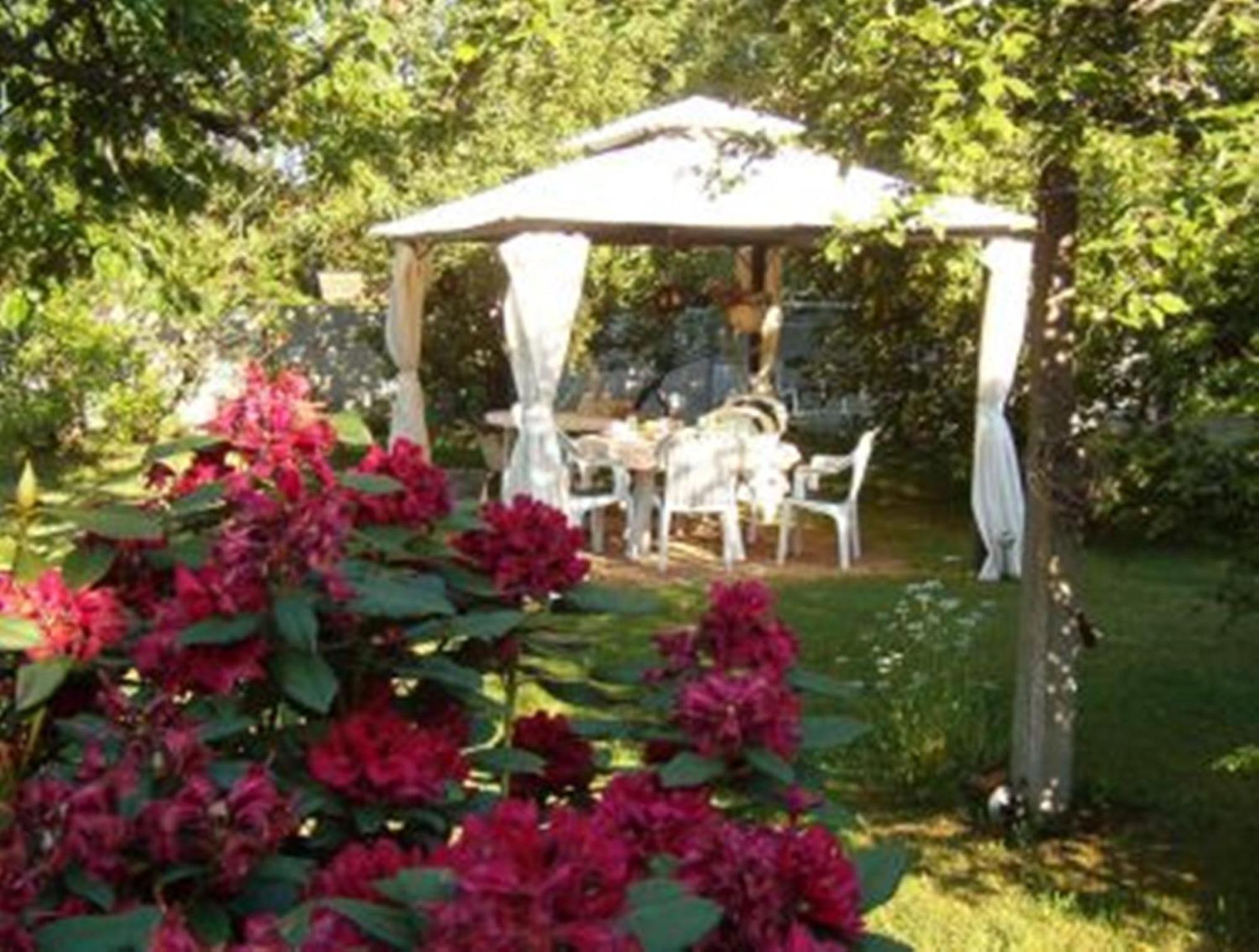 La Longere Des Gillettes Bed and Breakfast Bézenet Exteriör bild