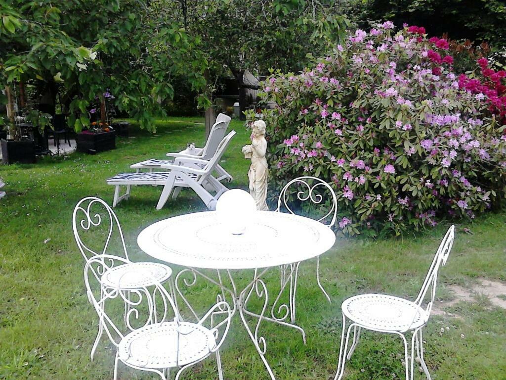 La Longere Des Gillettes Bed and Breakfast Bézenet Exteriör bild