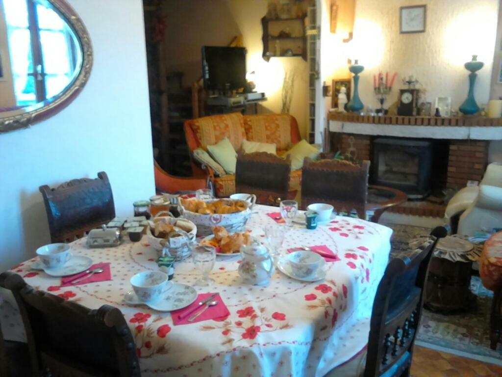 La Longere Des Gillettes Bed and Breakfast Bézenet Exteriör bild